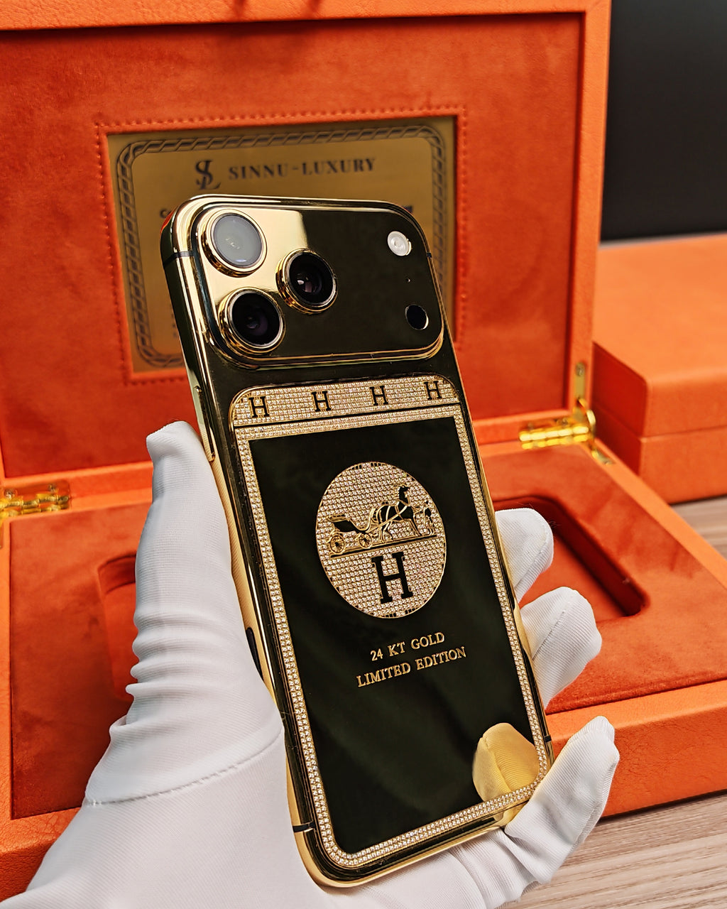 Parisian Elite Equestrian Diamond 24K Gold iPhone 18 Pro Max / 18 Pro / 17 Pro Max / 17 Pro — SINNU LUXURY Limited Edition