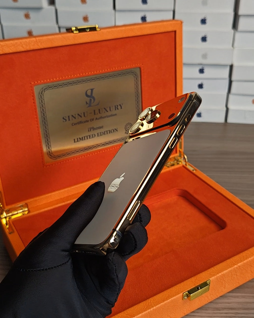 White Pearl 24K Gold iPhone 18 Pro Max / 18 Pro / 17 Pro Max / 17 Pro — SINNU LUXURY Limited Edition